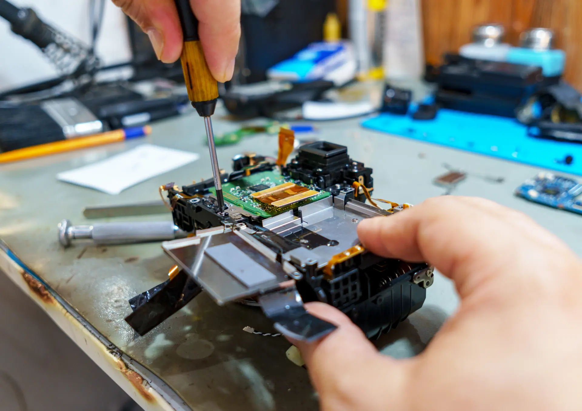 Reparatur eines elektronischen Gerätes